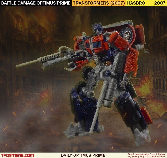 Daily Prime   Transformers Battle Damage Optimus Prime (1 of 1)